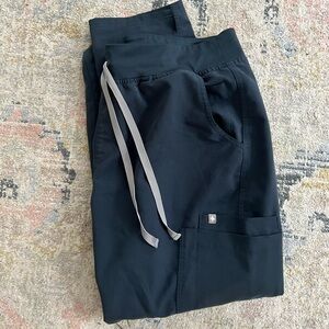 Figs technical skinny scrub pants!
